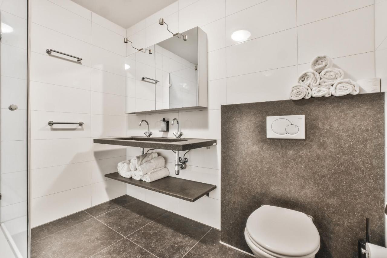 Appartement Met Frontaal Zeezicht In Блумендал Экстерьер фото