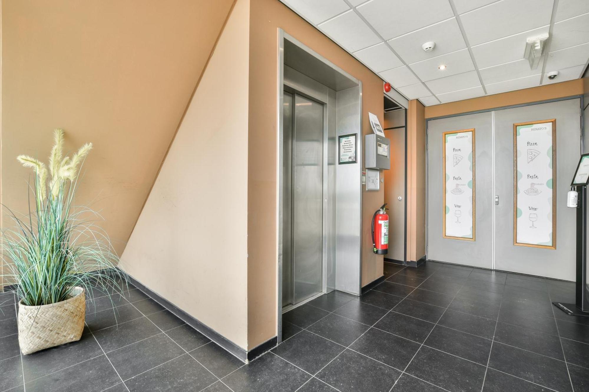 Appartement Met Frontaal Zeezicht In Блумендал Экстерьер фото